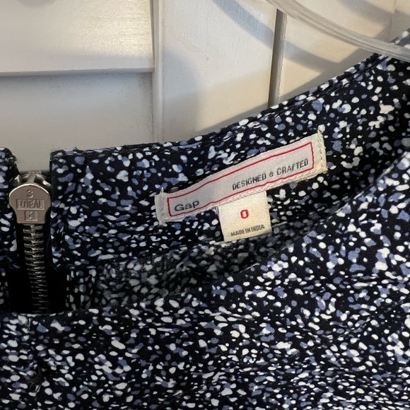 Gap cotton peplum top, size 0 - Picture 3 of 4